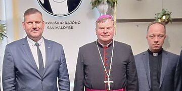 Radviliškio rajono savivaldybėje lankėsi Šiaulių vyskupas