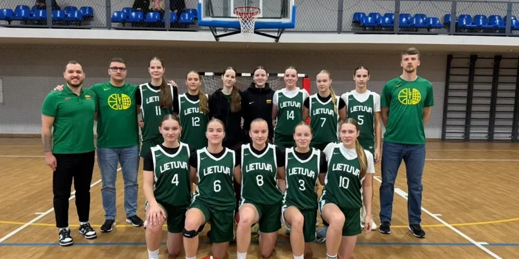 Panevėžio sporto c.merginos ruošiasi čempionatui.Panevėžio sporto c.nuotr.