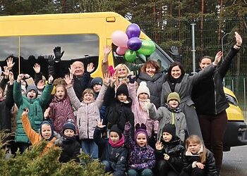 Kulautuvos pagrindinei mokyklai buvo perduotas geltonasis autobusiukas