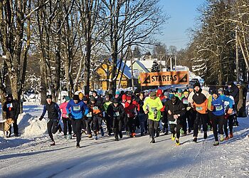Suginčiuose jau 36-ąjį kartą įvyko tradicinis bėgimas aplink Želvos ežerą