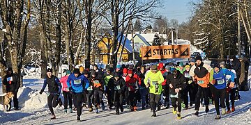 Suginčiuose jau 36-ąjį kartą įvyko tradicinis bėgimas aplink Želvos ežerą