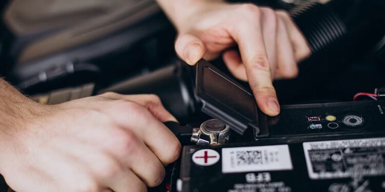 Automobilio baterija/Freepik asociatyvi nuotr.