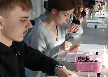 Baisiogalos gimnazistai išbandė jėgas gamindami kvėpalus