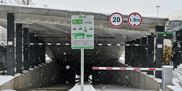 Nuolatinis bilietas Panevėžio požeminėje auto.aikštelėje.G. Kartano nuotr.