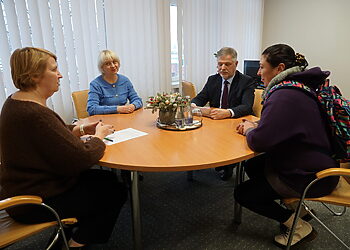 Molėtuose padėkos ir gerumo vakaro aukos perduotos sergančios mergaitės mamai