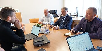 Pasitarimas dėl Molėtuose vyksiančių tarptautiniu triatlono varžybų/Molėtų raj.sav.nuotr.