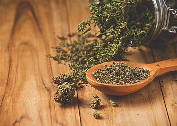 Konfiskuota kvaišalų platintojų beveik 110 tūkst. eurų vertės turtas