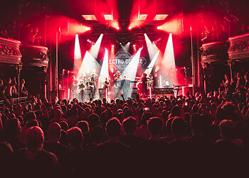 Kauno bigbendo 35-metis: prancūziškas gimtadienio vakarėlis su „Electro Deluxe“