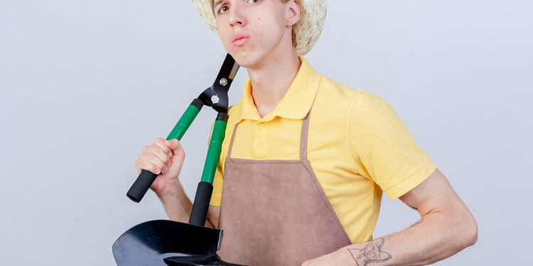 Viešoms erdvėms tvarkyti ketinama įdarbinti bedarbius/Asociatyvi nuotr./Freepik