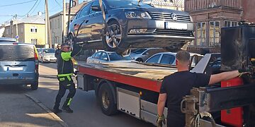 Kaune transporto priemonės, trukdžiusios eismui, priverstinai išvežtos į saugojimo aikštelę