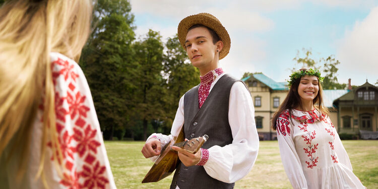 Tautiniai šokiai/Asociatyvi nuotr./Freepik