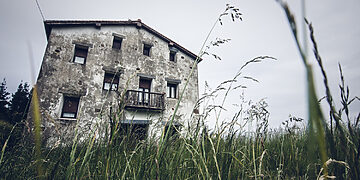 Apgriuvęs namas/Asociatyvi nuotr./Freepik