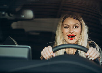 Vairuotoja skriejo dvigubai greičiau nei leidžiama