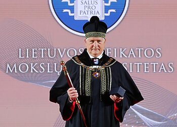 LSMU rektoriumi inauguruotas profesorius Rimantas Benetis
