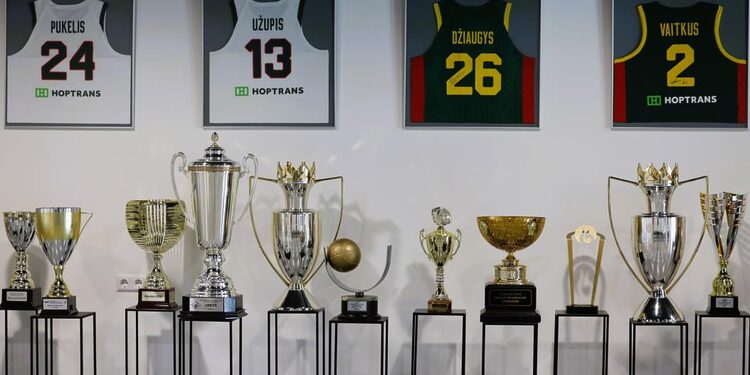 Lietuvos moksleivių krepšinio lygos čempionato „TICHĖ 3x3“ finalo taurės/Kauno raj.sav.nuotr.