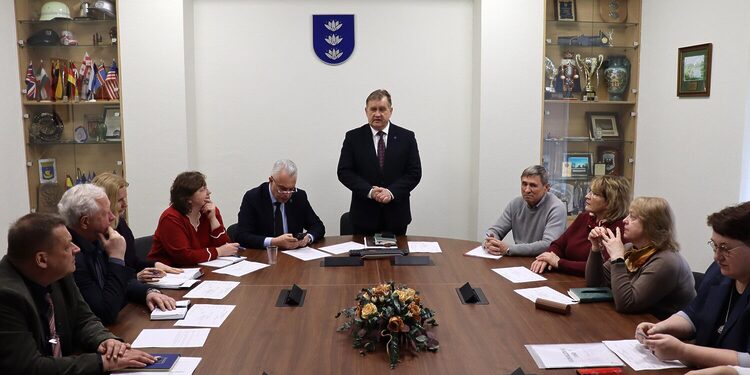 Pasitarimas savivaldybėje/Ijnalinos raj.sav.nuotr.