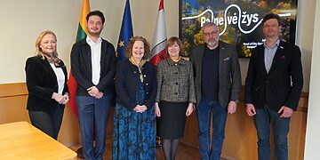 Panevėžio miesto savivaldybėje lankėsi Jungtinės Karalystės ambasadorė Lietuvoje/Panevėžio m.sav.nuotr.