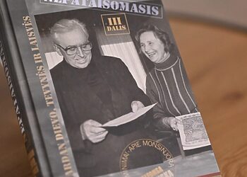 Ukmergėje pristatyta monsinjoro A. Svarinsko 100-osioms metinėms skirta knyga „Nepataisomasis“