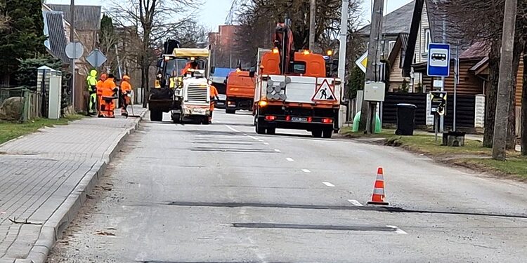 Kelio remontas/Radviliškio raj.sav.nuotr.