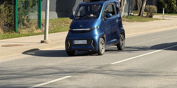 Mikro automobilis/Molėtų raj.sav.nuotr.