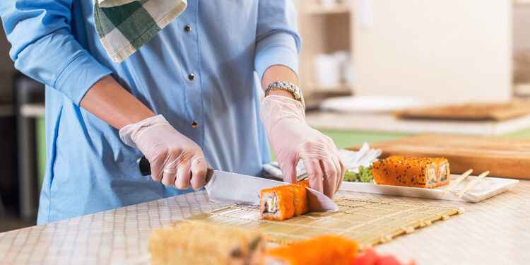 Skanūs sušiai namuose / Freepik nuotr.