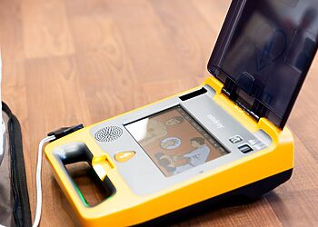 Jonavoje ir kaimiškose seniūnijose įrengti išoriniai defibriliatoriai