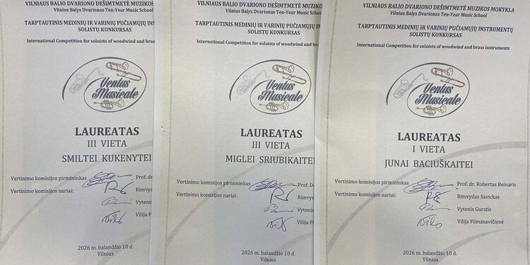 Laureatų diplomai/Irmos Paurienės nuotr.