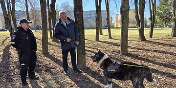 Tikrinta kaip vedžiojami šunys/Kėdainių raj.sav.nuotr.