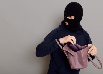 Kauno policija aiškinasi, kas apiplėšė žmogų